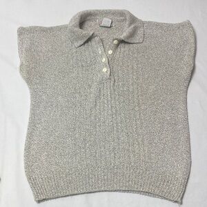 Chic V-Neck Sweater in Gray